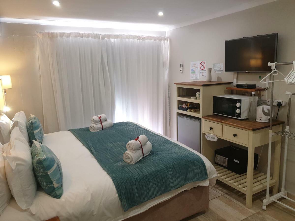 Dilisca Guesthouse 杜班维尔 外观 照片