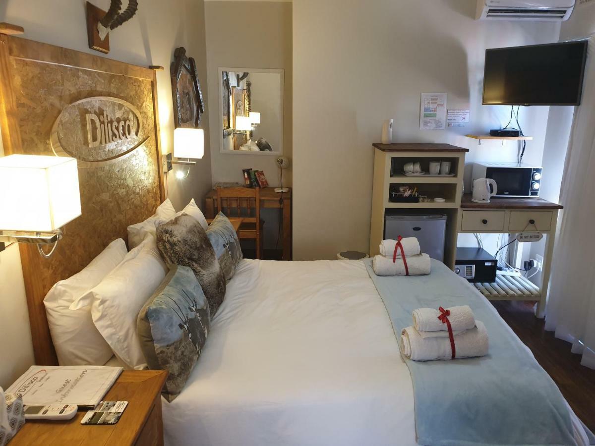 Dilisca Guesthouse 杜班维尔 外观 照片