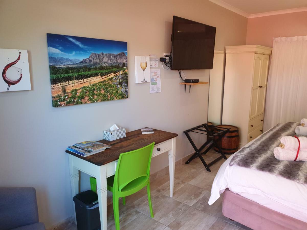 Dilisca Guesthouse 杜班维尔 外观 照片