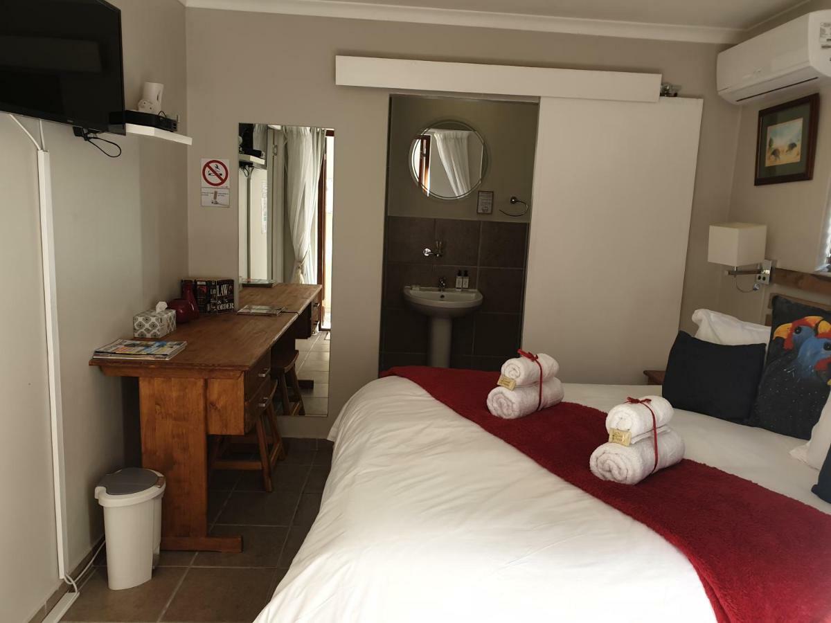 Dilisca Guesthouse 杜班维尔 外观 照片